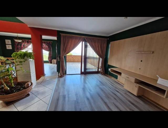 3 BEDROOM TOWNHOUSE FOR SALE IN BASSONIA